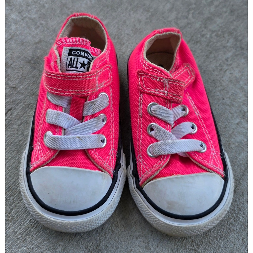 Converse Chuck Taylor All Star Neon Pink Infant Low Top Sneakers 770413F Size 4